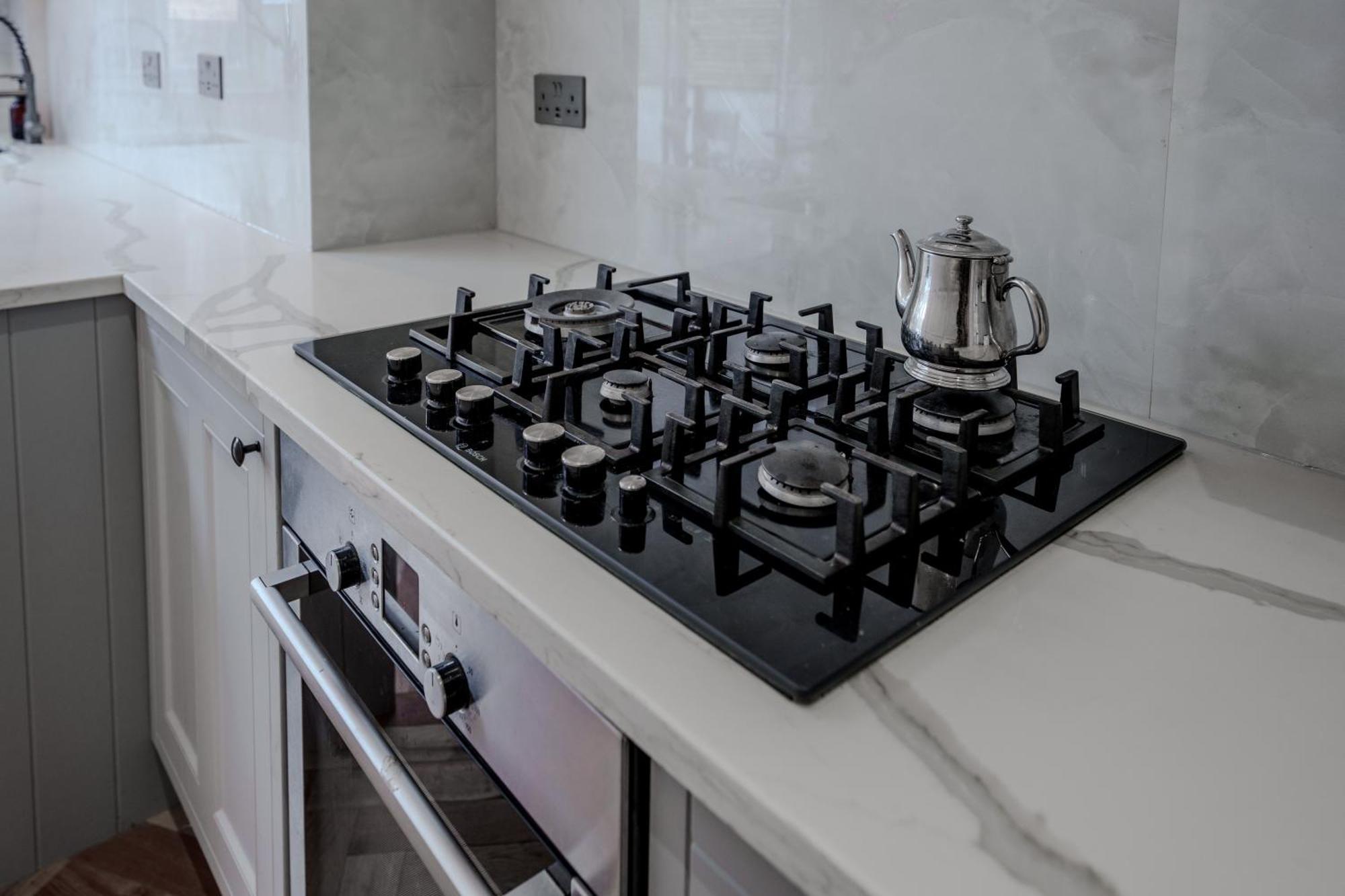 Wembley Lovely 6 Bed House Sleeps Up To 14 Сasa de vacaciones Londres